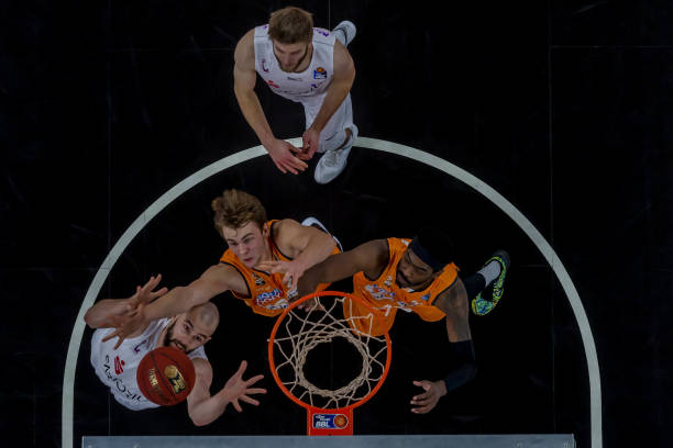 旧牵动人心 旧牵动人心