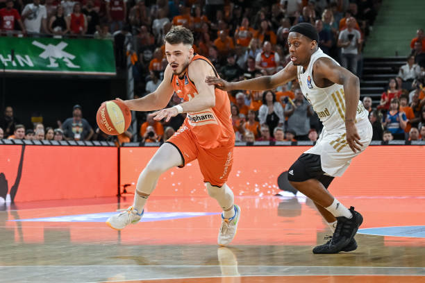 何更易中招 何更易中招